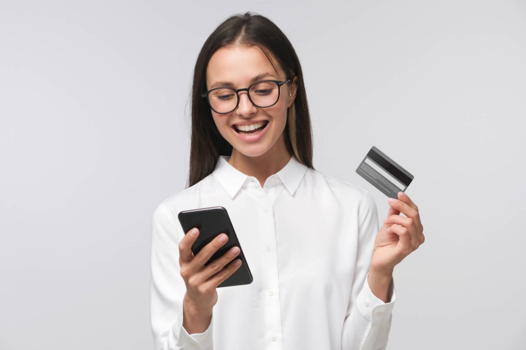 women use credit card debit card